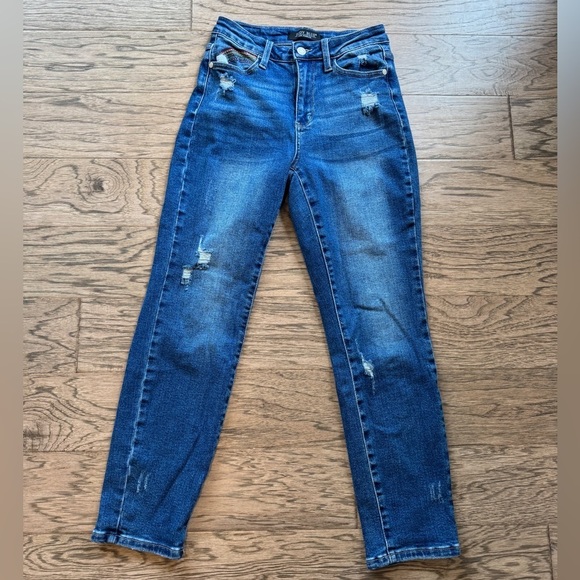 Judy Blue Cropped Jeans Rainbow Stitch Detail Stretch Denim Size 1 / 25 - EUC - Picture 4 of 11